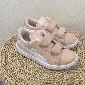 Girls pumas in excellent used condition size 11
